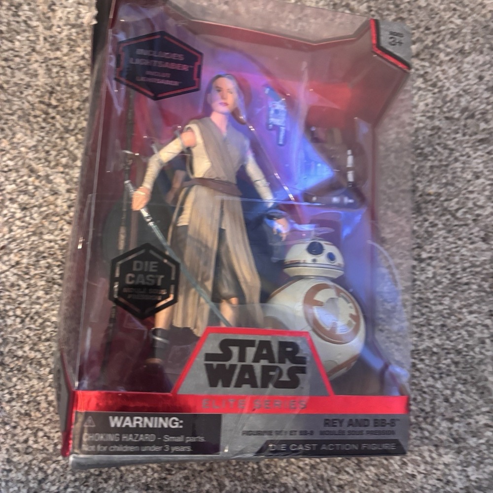 Star Wars Elite Series Rey and BB-8 Die Cast 6 inch Action Figure. Box Damage